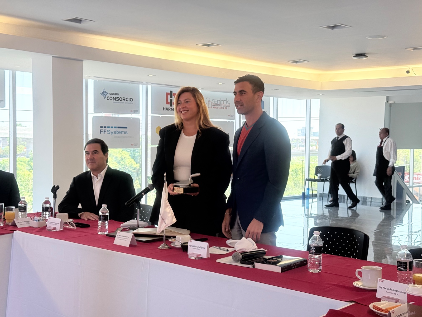 comite-promotor-Rodrigo Garza durante la presentación del Comité Promotor de Inversiones en las instalaciones de CMIC Nuevo León.